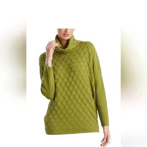 Natori Turtleneck Wedge Top